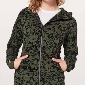 Lululemon Scuba Hoodie *Light Cotton Fleece size 4